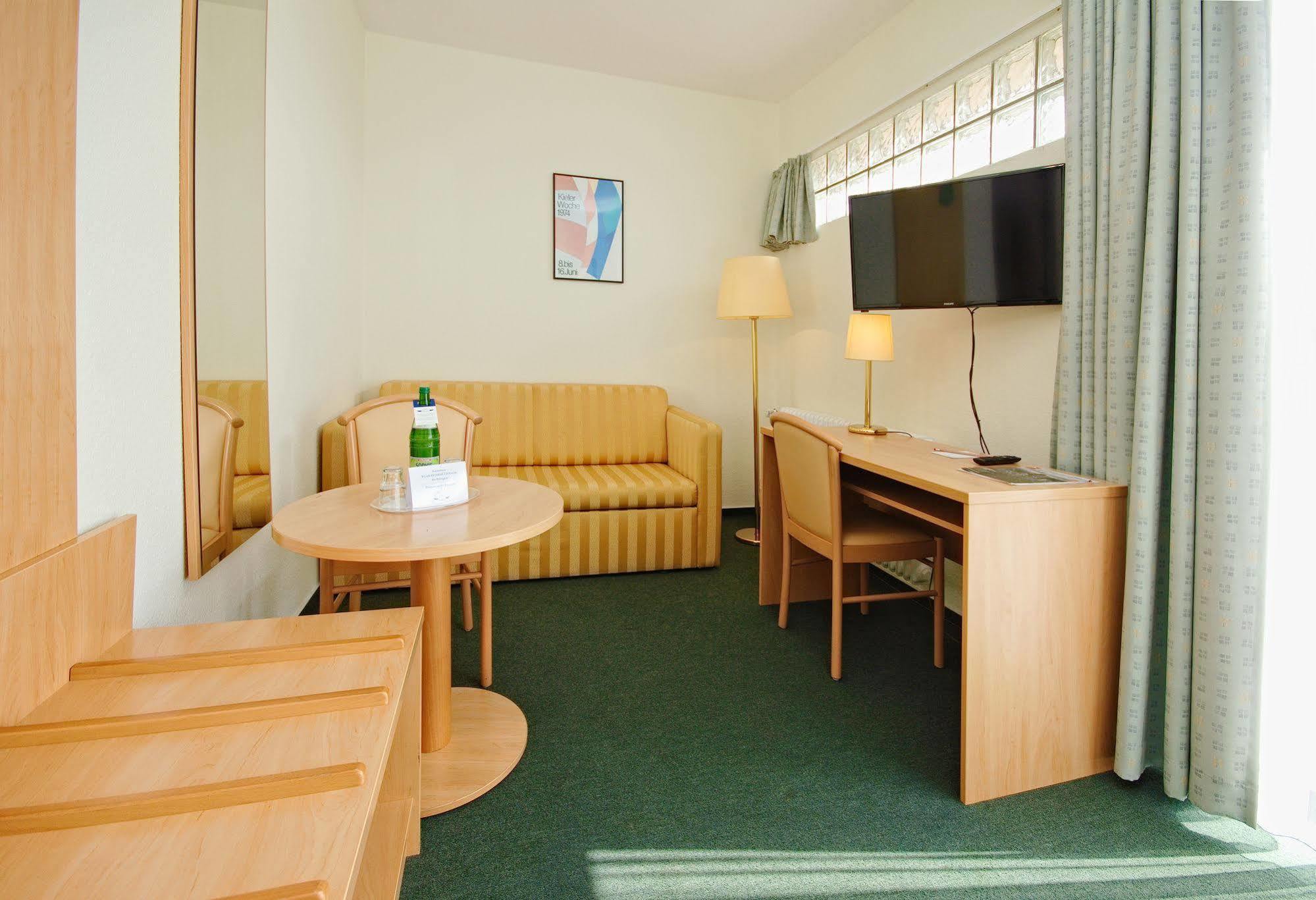 Hotel Wiking Kiel Exterior foto